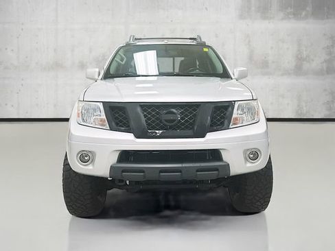 Used 2017 Nissan Frontier PRO-4X w/ Pro-4x Luxury Package image 2