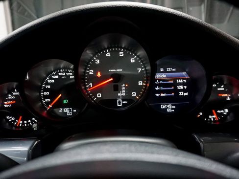 Used 2012 Porsche 911 Carrera S image 22