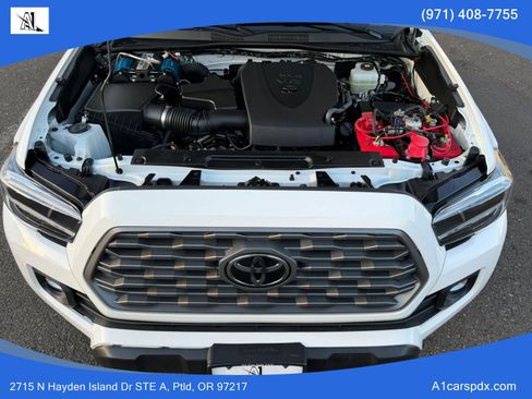 Used 2022 Toyota Tacoma TRD Off-Road AWD/4WD image 21