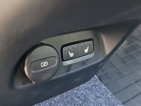 Used 2026 Volvo XC40 B5 Plus w/ Protection Package Premier AWD/4WD image 13