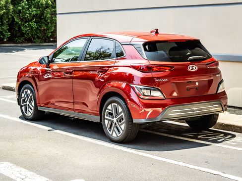 Used 2023 Hyundai Kona SEL FWD image 5