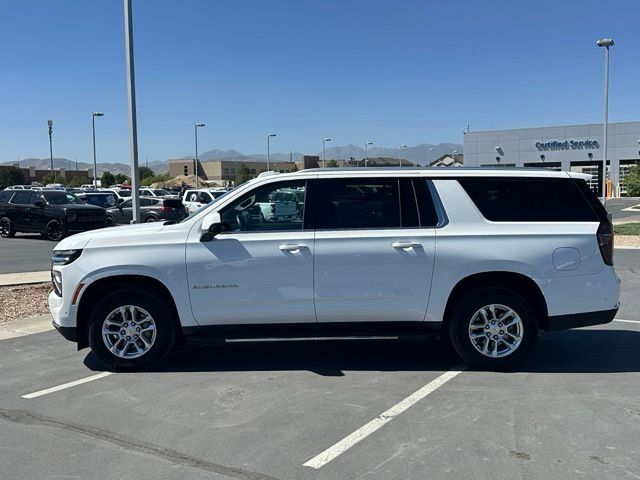 Certified 2025 Chevrolet Suburban LT AWD/4WD image 2