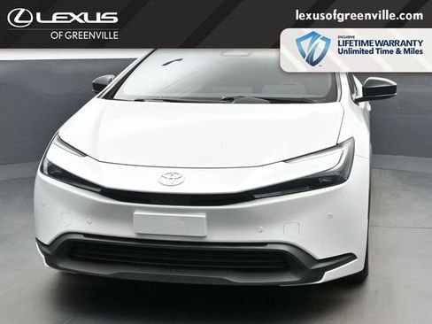 Used 2023 Toyota Prius LE FWD image 3