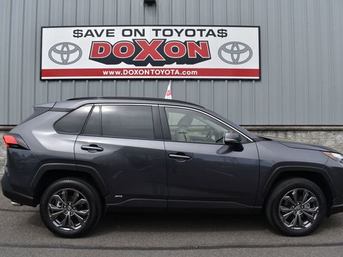 Certified 2025 Toyota RAV4 XLE Premium image 8