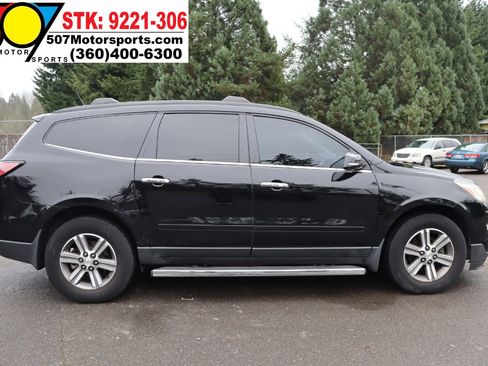Used 2016 Chevrolet Traverse LT image 8