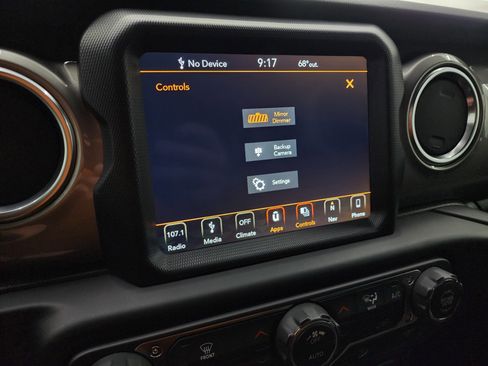 Used 2018 Jeep Wrangler Unlimited Sahara image 44