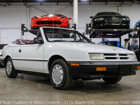 Used 1991 Dodge Shadow Convertible image 11