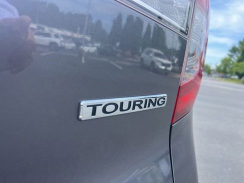 Used 2019 Honda Pilot Touring image 8