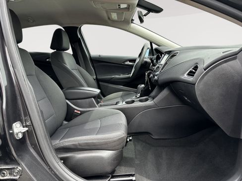 Used 2017 Chevrolet Cruze LT FWD image 23