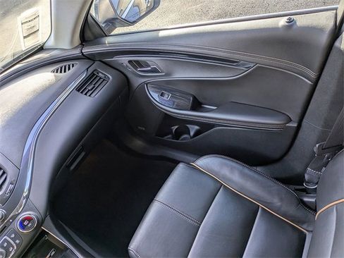 Used 2016 Chevrolet Impala LTZ w/ Enhanced Convenience Package image 17