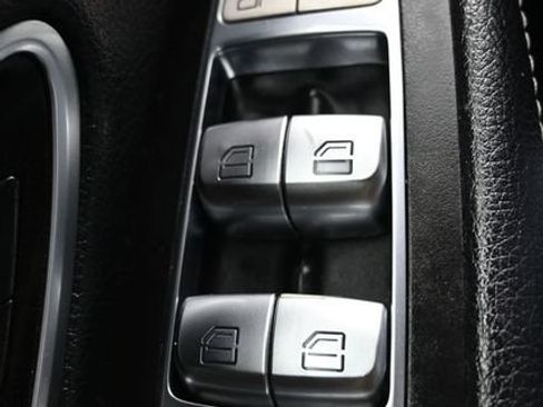 Used 2019 Mercedes-Benz C 300 4MATIC Sedan image 34