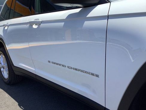 Used 2024 Jeep Grand Cherokee Laredo X w/ Trailer Tow Package image 40