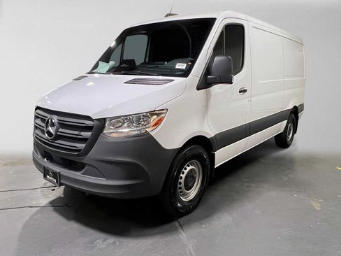 Used 2025 Mercedes-Benz Sprinter 2500 image 7