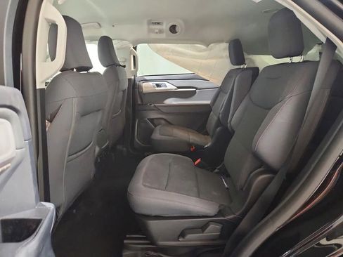 Used 2026 Ford Explorer Active RWD image 11