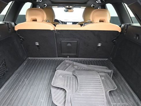Used 2023 Volvo XC60 B5 Ultimate w/ Protection Package Premier AWD/4WD image 33