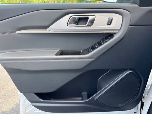 New 2026 Ford Explorer Active image 12