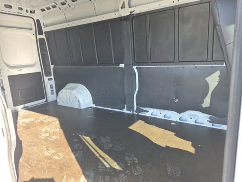 Used 2018 RAM ProMaster 2500 w/ Interior Convenience Group image 17