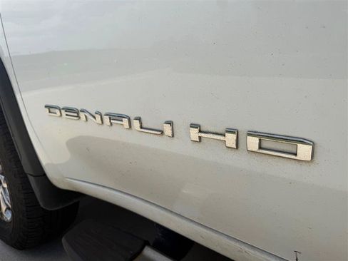 Used 2020 GMC Sierra 2500 Denali w/ Denali Ultimate Package AWD/4WD image 11