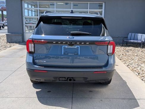 Certified 2025 Ford Explorer Active RWD image 5