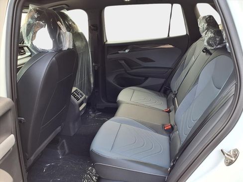 New 2026 Volkswagen Tiguan SE R-Line image 12