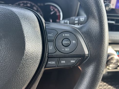 Used 2024 Toyota RAV4 XLE image 17