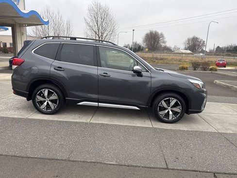 Used 2020 Subaru Forester Touring image 3