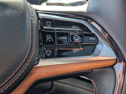 Used 2024 Jeep Grand Cherokee L Summit AWD/4WD image 18