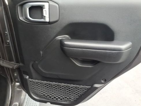 Used 2019 Jeep Wrangler Unlimited Sport S image 14