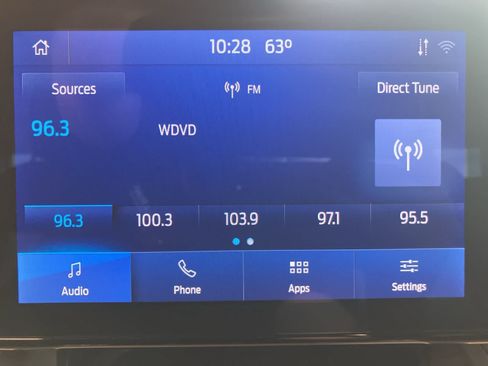 Used 2023 Ford Explorer XLT w/ Equipment Group 202A AWD/4WD image 22
