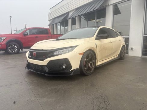 Used 2017 Honda Civic Type R image 4