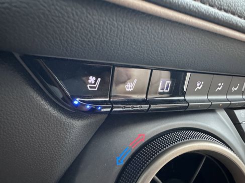 Used 2024 Chevrolet Blazer Premier w/ Driver Confidence II Package image 25