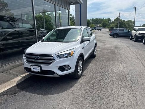 Used 2017 Ford Escape SE AWD/4WD image 3