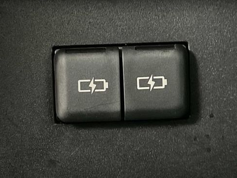 Used 2023 Toyota Highlander XLE image 20