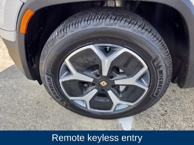 Used 2024 Rivian R1S Adventure Dual AWD/4WD image 8