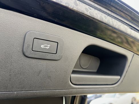 Used 2024 Jaguar E-PACE R-Dynamic SE image 36