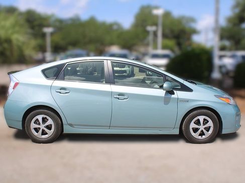 Used 2015 Toyota Prius Four FWD image 5