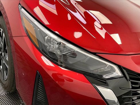 Certified 2025 Nissan Sentra SV image 25