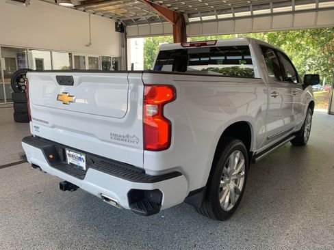 Used 2026 Chevrolet Silverado 1500 High Country AWD/4WD image 9