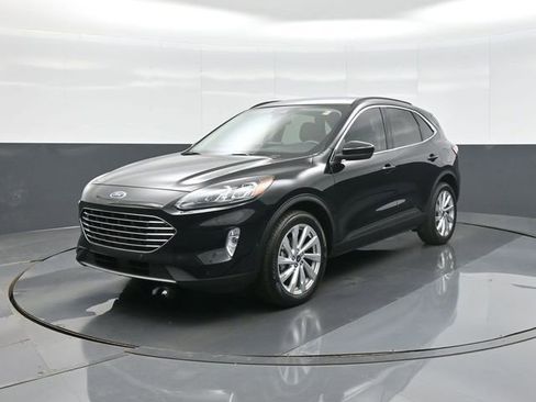 Used 2022 Ford Escape Titanium w/ Titanium Elite Package AWD/4WD image 3