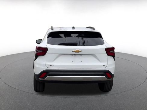 Used 2025 Chevrolet Trax LT image 12