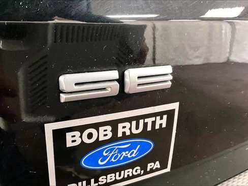 Used 2022 Ford Escape SE w/ SE Sport Appearance Package image 13