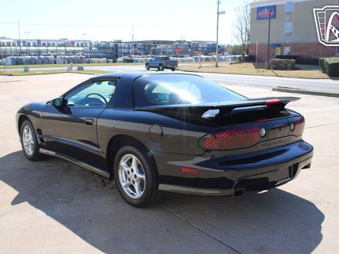 Used 1999 Pontiac Firebird Formula w/ Security Pkg RWD image 11