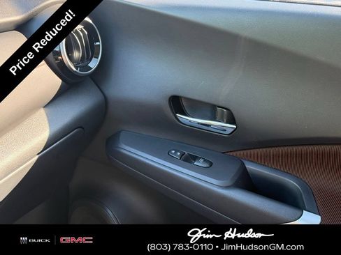 Used 2024 Nissan Kicks SR FWD image 32