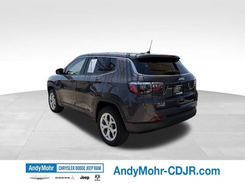 Used 2024 Jeep Compass Sport AWD/4WD image 5