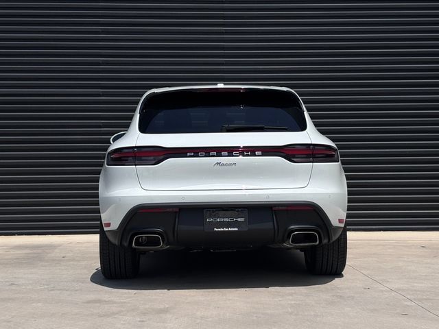 Certified 2026 Porsche Macan AWD/4WD image 6