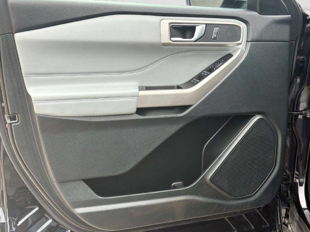 Used 2024 Ford Explorer XLT w/ Equipment Group 202A AWD/4WD image 19