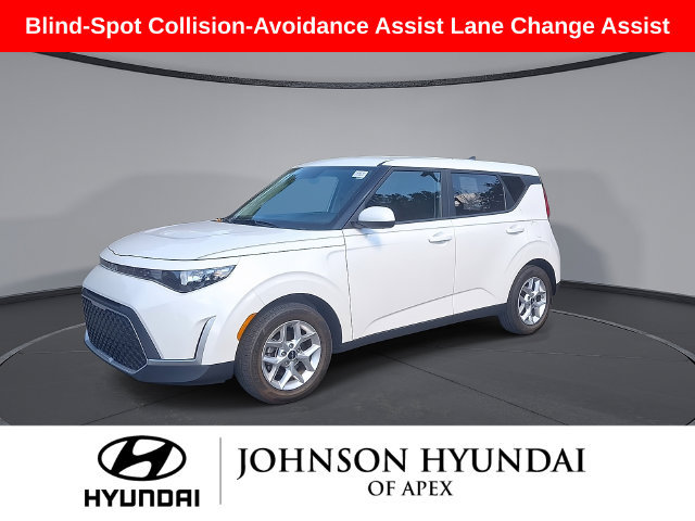 Used 2023 Kia Soul LX w/ LX Technology Package FWD image 4