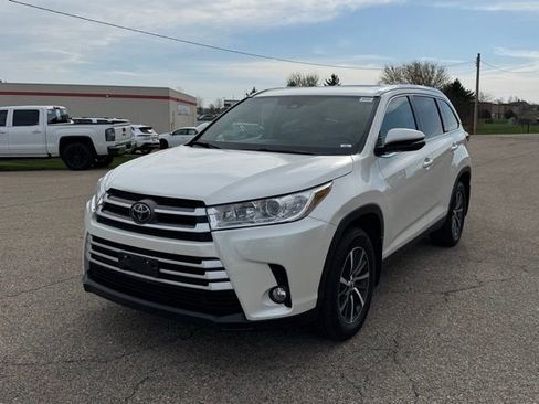 Used 2019 Toyota Highlander XLE image 11