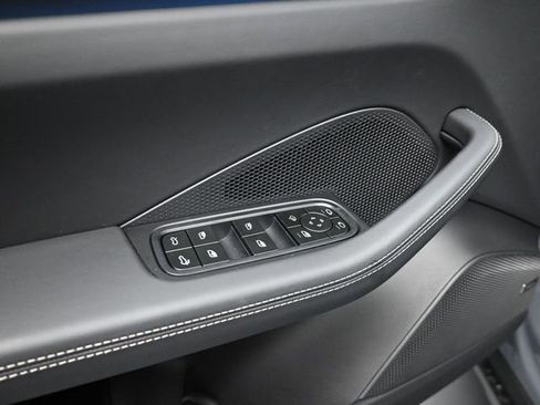 New 2025 Porsche Macan Turbo Electric AWD/4WD image 10
