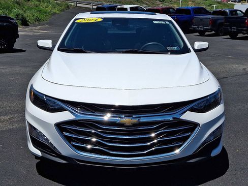 Used 2024 Chevrolet Malibu LT FWD image 2